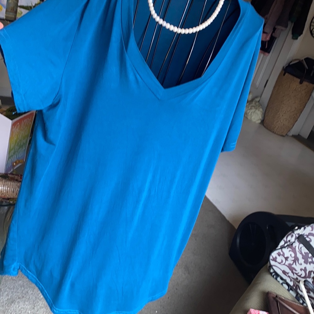 Amaryllis women’s short sleeve size large blue women top